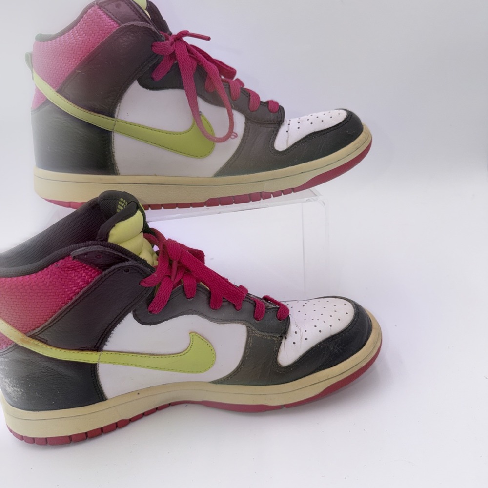 Nike‎ #317982-127 Vintage 2012 High Volt White Fireberry Size 8.5  Men's